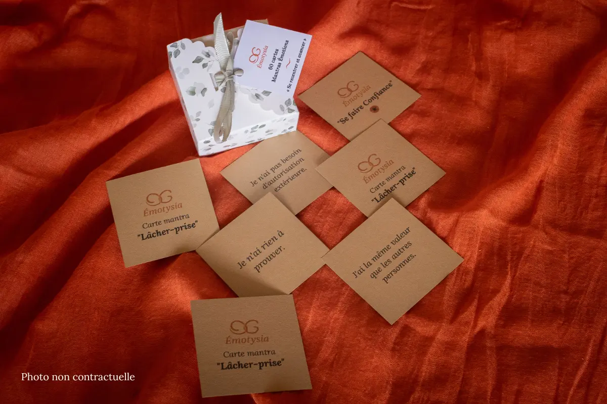 60 Mantras Émotions (Adultes) : Se recentrer et avancer – « Je traverse une transition marquante »